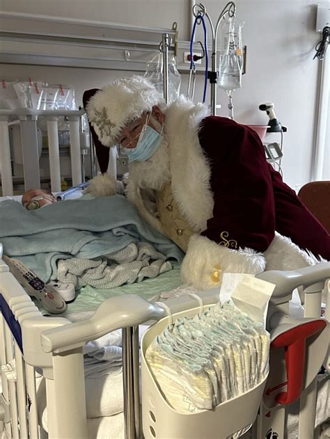 Santa pays an early visit to kids at Inova Loudoun Hospital